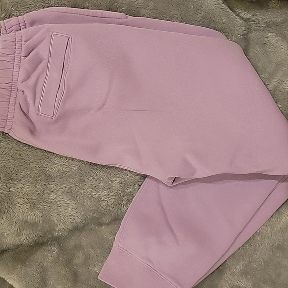 Nike Women's Sportswear Phoenix Fleece Mid-Rise Standard Sweatpants Purple Lilac - Picture 4 of 4